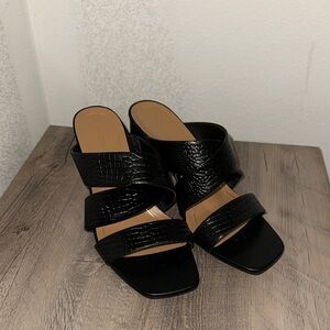 Vionic Black Mules with Textured Straps